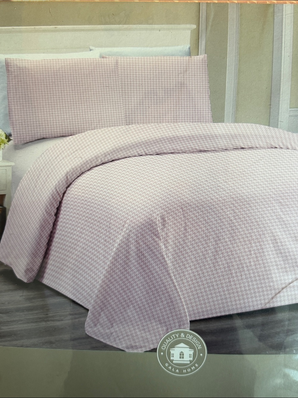Light Pink Houndstooth Comforter Set - Elegant Home Bedding
